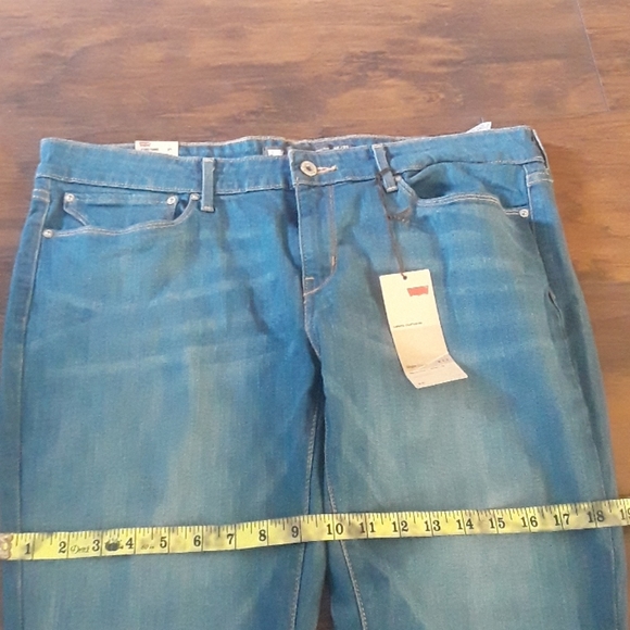 Slight Curve Levi's Curve ID 33x32 Moden Skinny - Picture 4 of 12